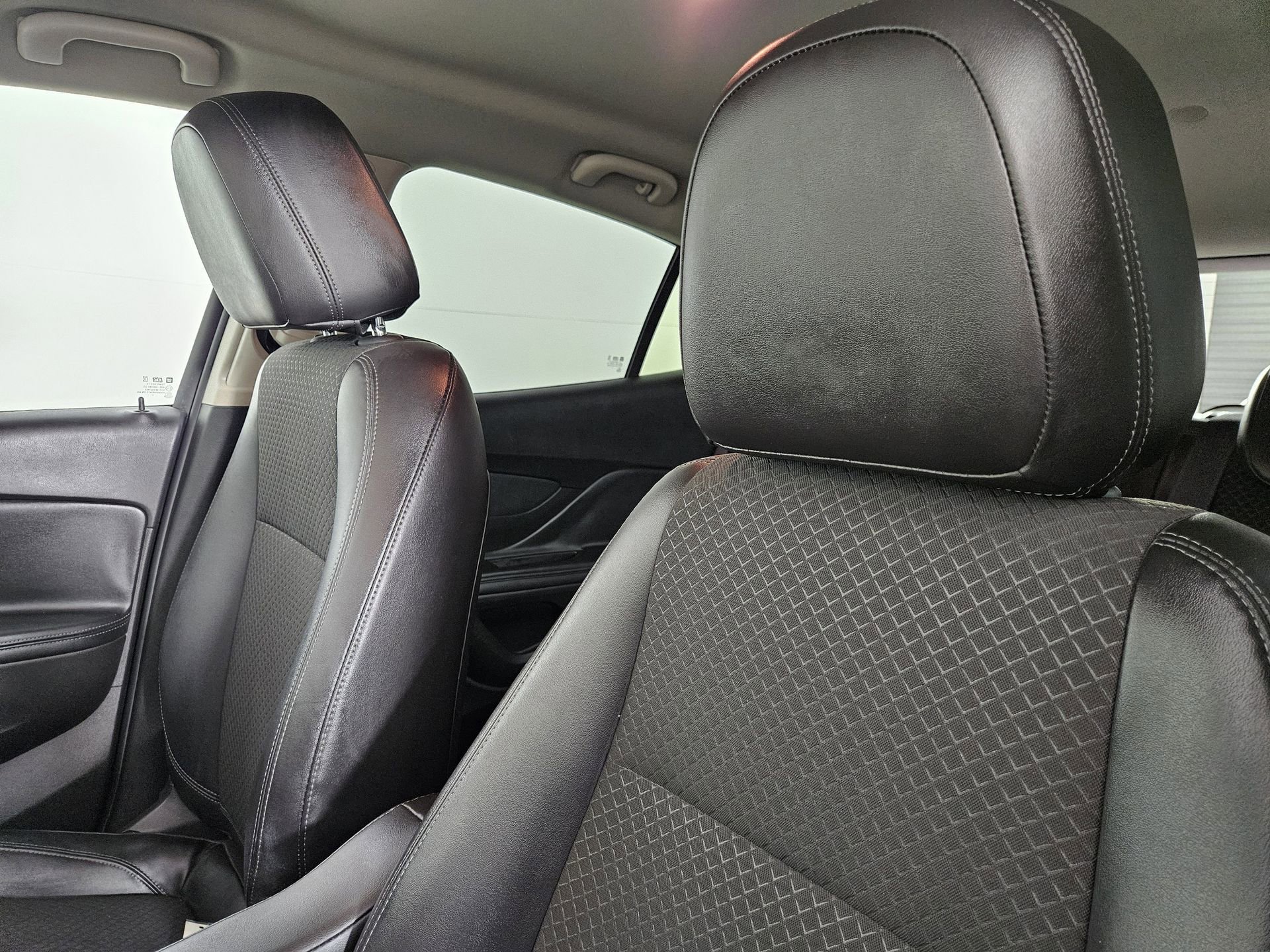 Used 2018 Buick Encore Sport Touring FWD image 14