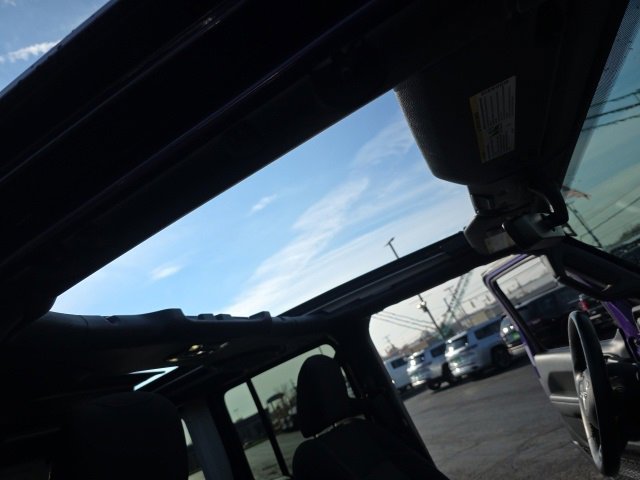 Used 2023 Jeep Wrangler Unlimited w/ Sun & Screen Package image 42