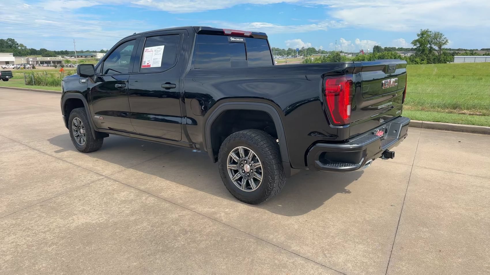 Used 2024 GMC Sierra 1500 AT4 w/ AT4 Preferred Package AWD/4WD image 7