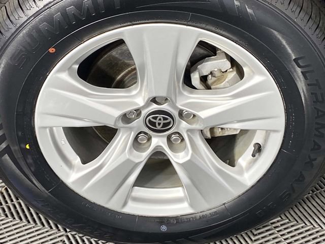 Used 2021 Toyota RAV4 XLE w/ Convenience Package image 30