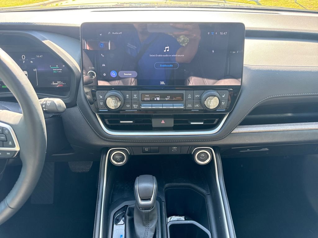 Used 2025 Toyota Grand Highlander AWD Hybrid image 19