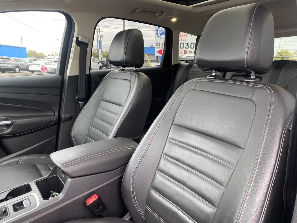 Used 2017 Ford Escape Titanium w/ Canadian Touring Package AWD/4WD image 10