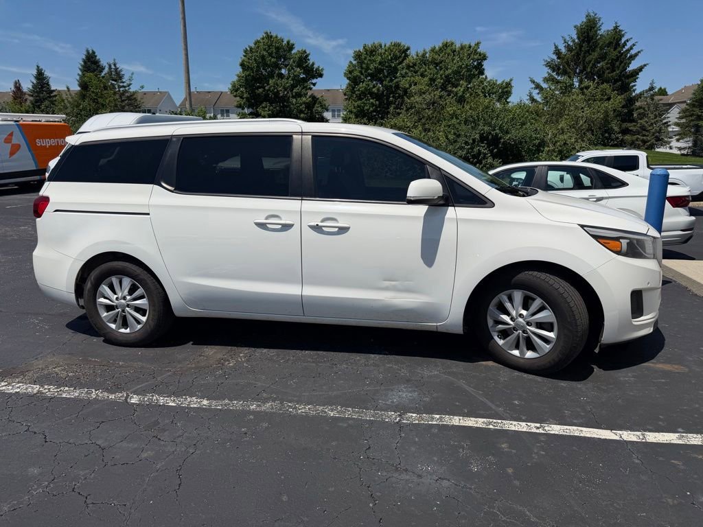 Used 2018 Kia Sedona LX w/ LX Essentials Premium Package FWD image 4