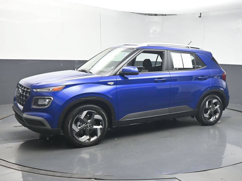 Used 2023 Hyundai Venue SEL FWD image 4