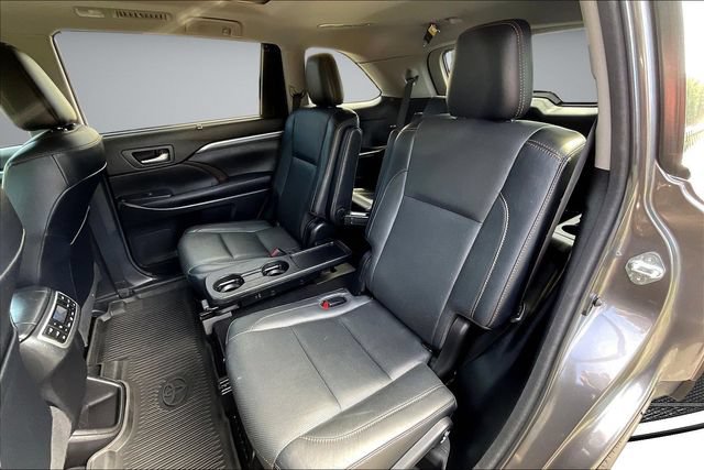 Used 2018 Toyota Highlander Limited Platinum AWD/4WD image 24