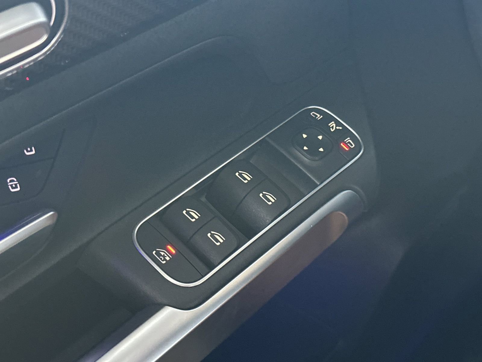 Certified 2022 Mercedes-Benz GLB 250 image 32