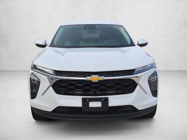 Used 2024 Chevrolet Trax LS w/ LS Convenience Package FWD image 2
