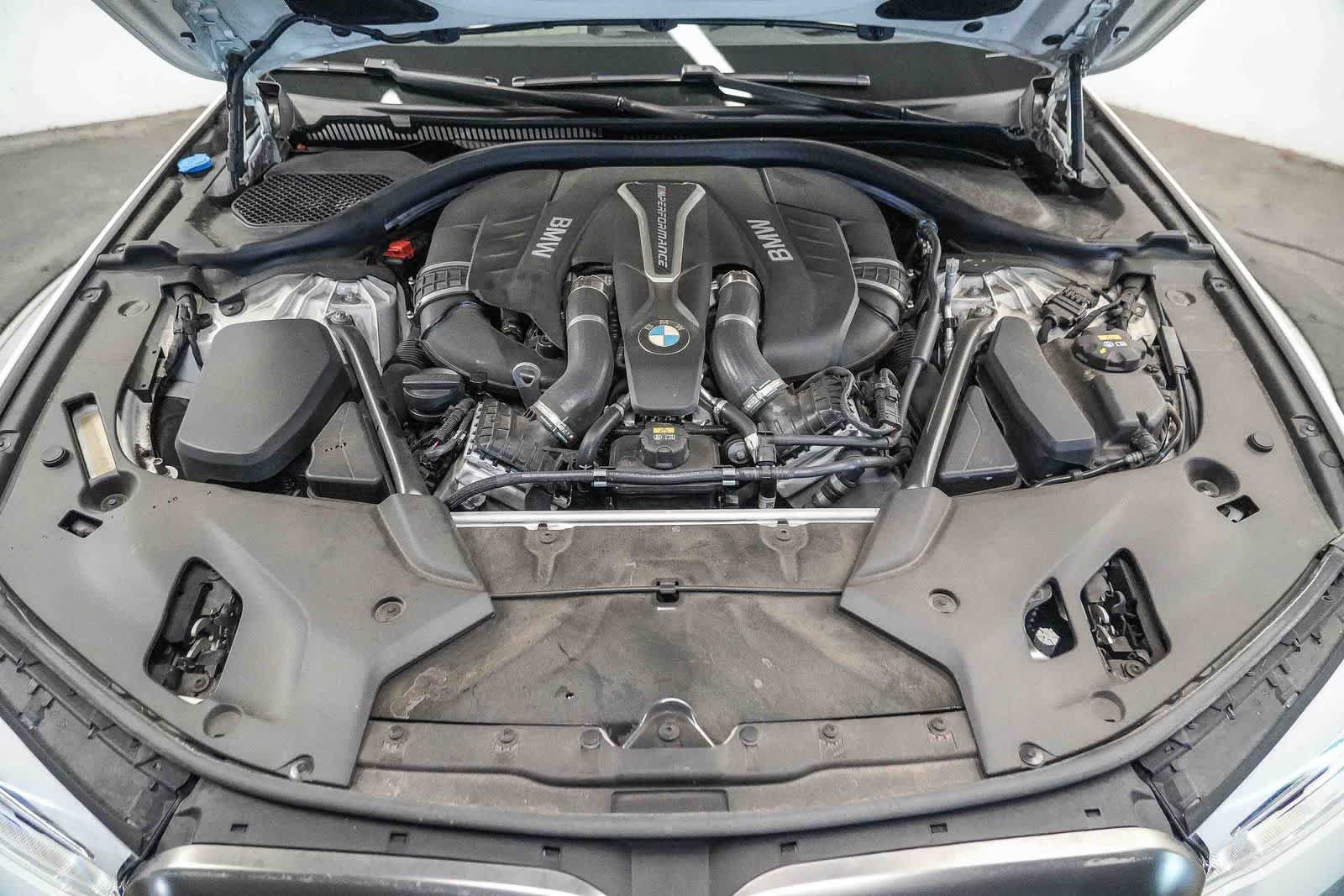 Used 2018 BMW M550i xDrive AWD/4WD image 28