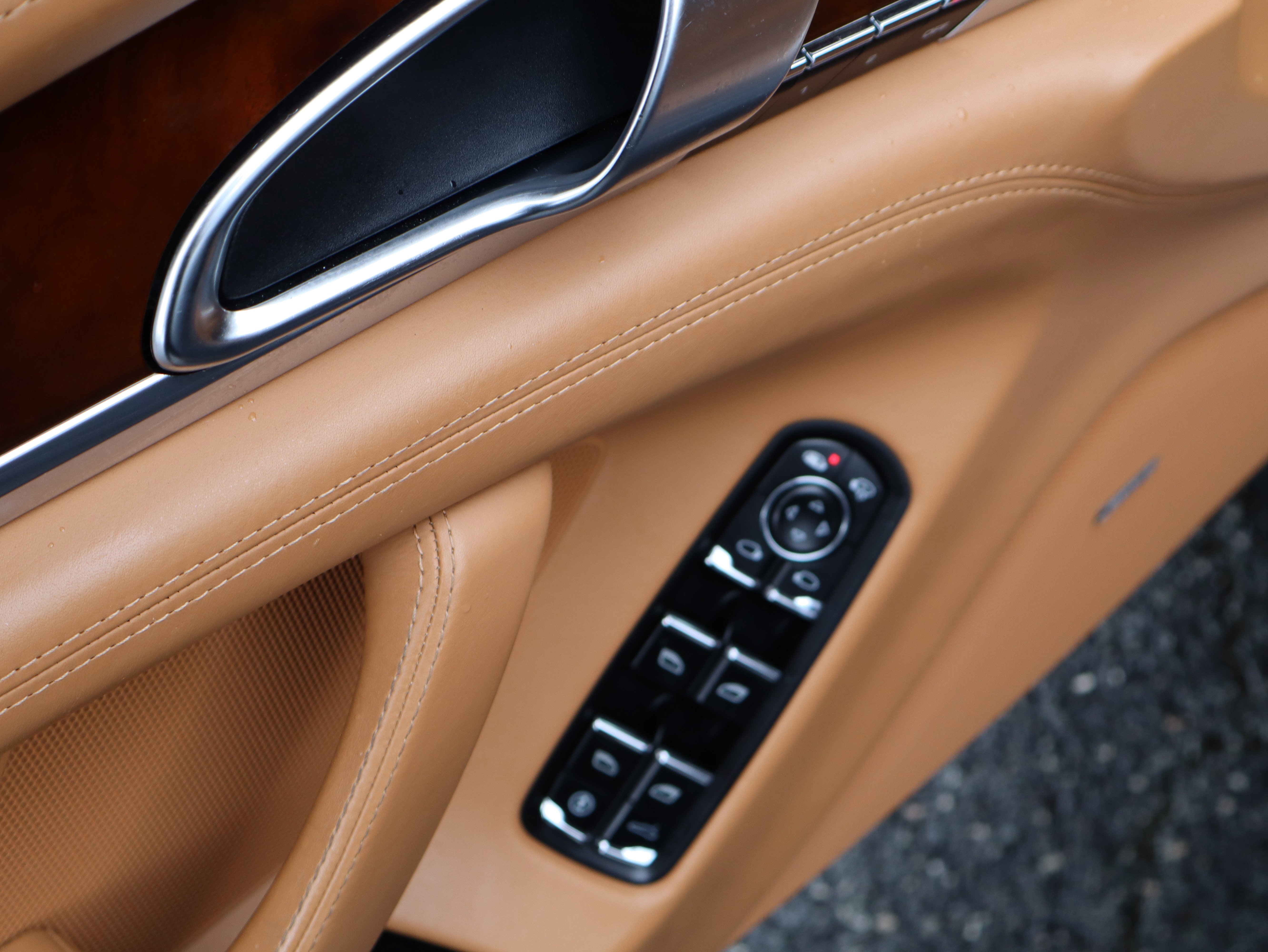 Used 2012 Porsche Panamera Turbo image 19