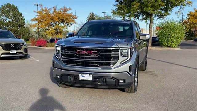 Used 2025 GMC Sierra 1500 SLT image 7