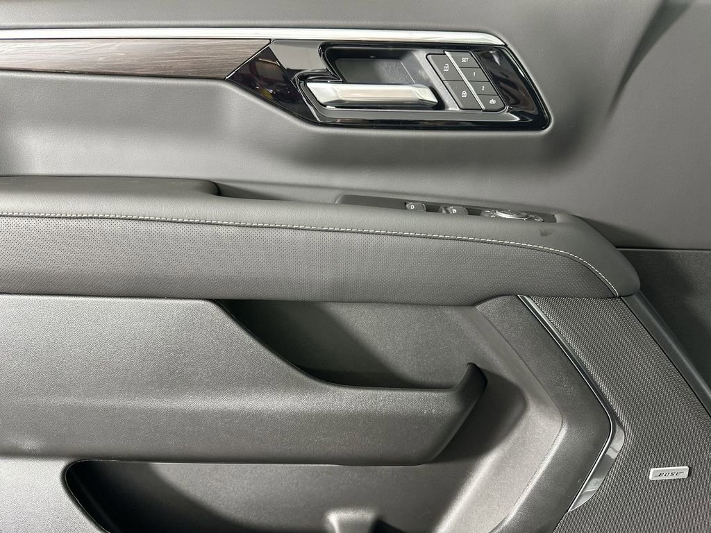 New 2026 Chevrolet Suburban Premier image 22