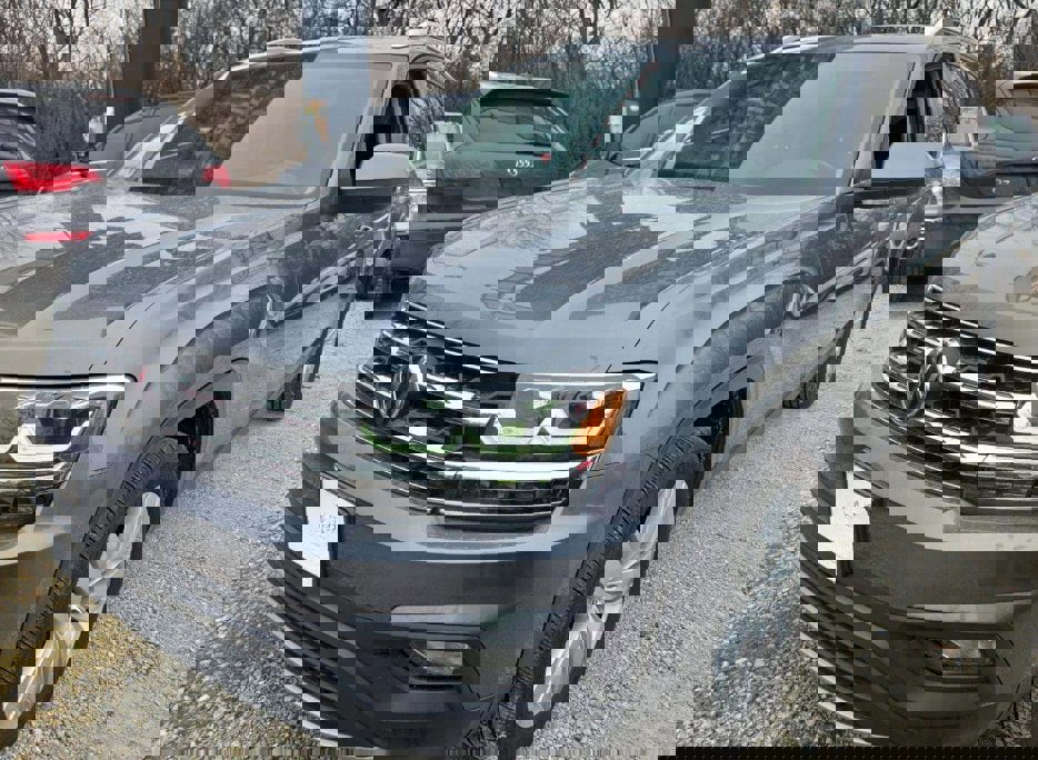 Used 2019 Volkswagen Atlas SE w/ Panoramic Sunroof Package image 3