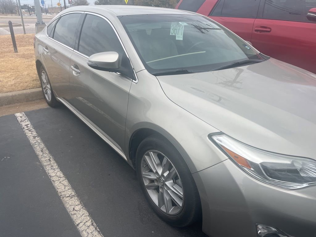 Used 2015 Toyota Avalon XLE image 3