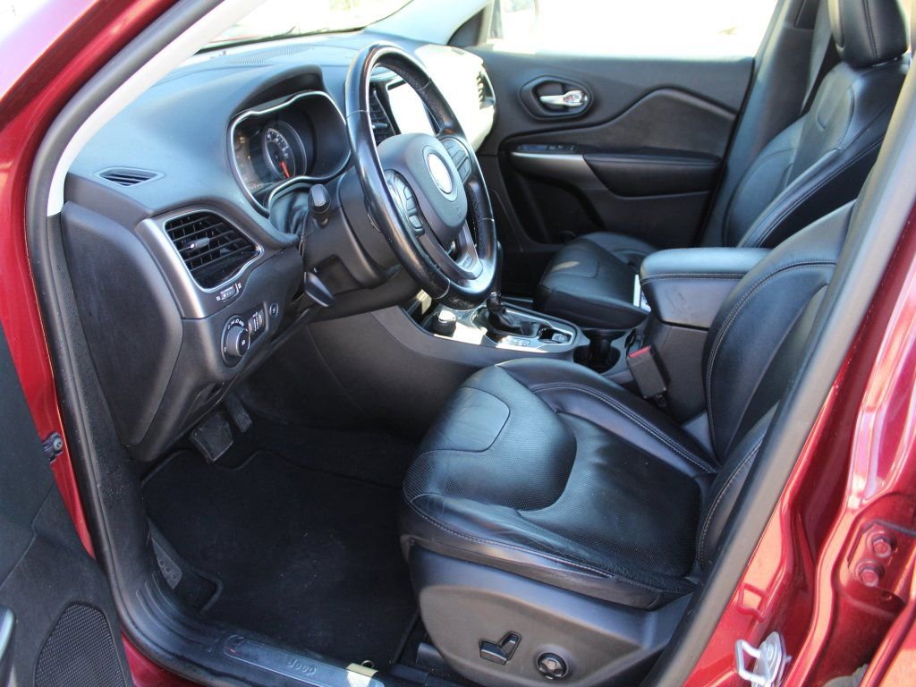 Used 2020 Jeep Cherokee Limited image 4