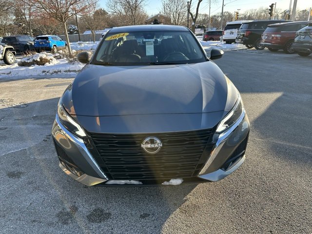 Used 2024 Nissan Altima 2.5 SV image 3