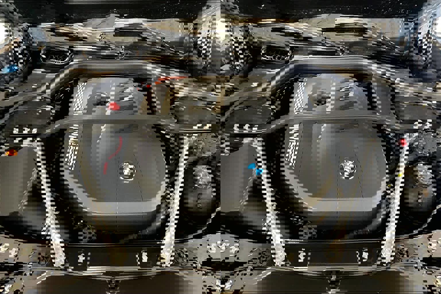 Used 2025 BMW 750e xDrive w/ Premium Package AWD/4WD image 16