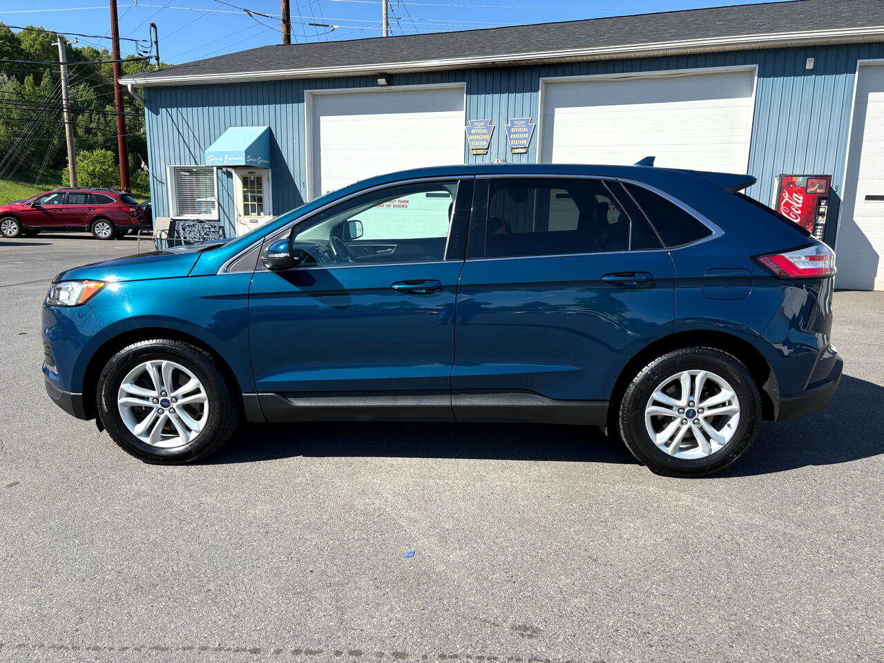 Used 2020 Ford Edge SEL w/ Cold Weather Package image 2