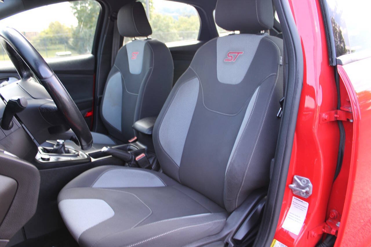 Used 2015 Ford Focus ST FWD image 15