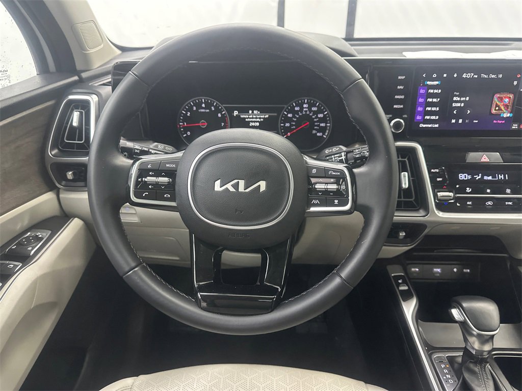 Used 2022 Kia Sorento EX w/ Panoramic Sunroof Package image 26