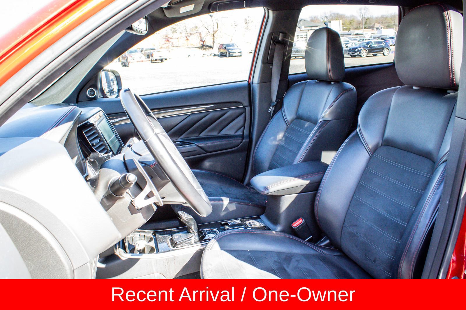 Used 2022 Mitsubishi Outlander 4WD Plug-In Hybrid image 11