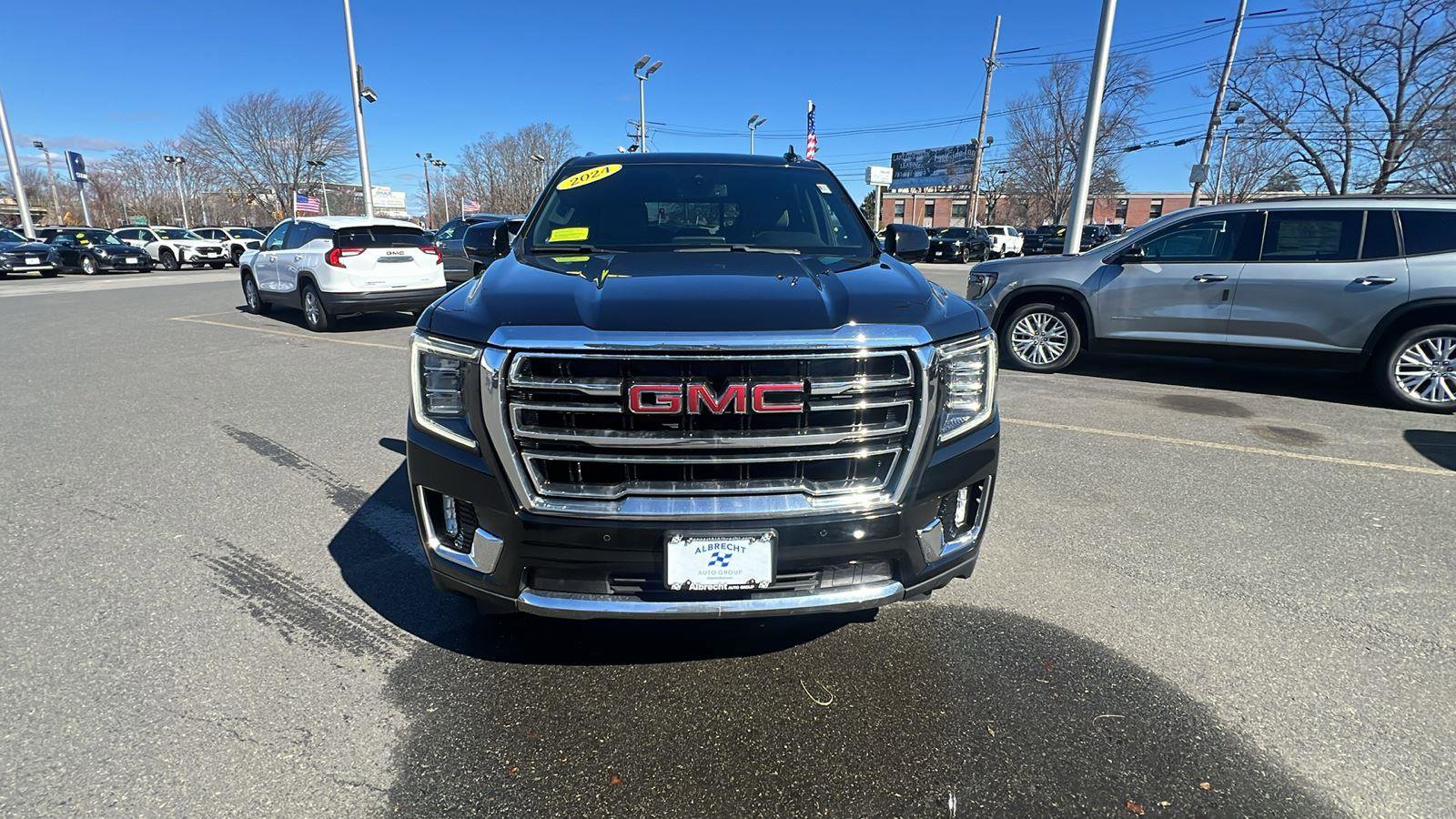 Used 2024 GMC Yukon SLT image 2
