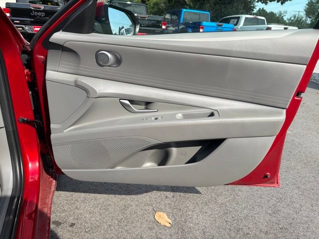 Used 2024 Hyundai Elantra SEL FWD image 11