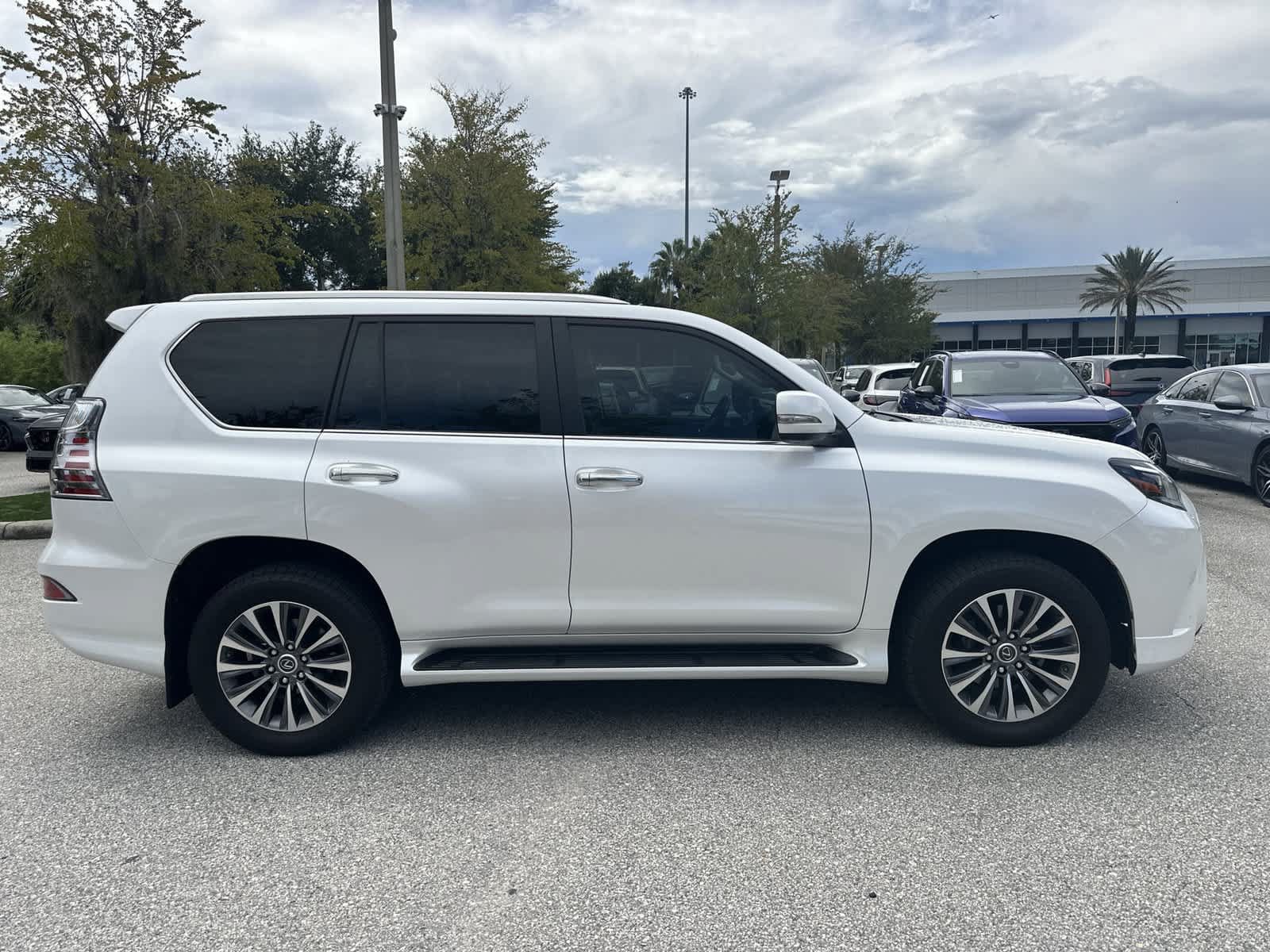 Used 2023 Lexus GX 460 Luxury AWD/4WD image 7