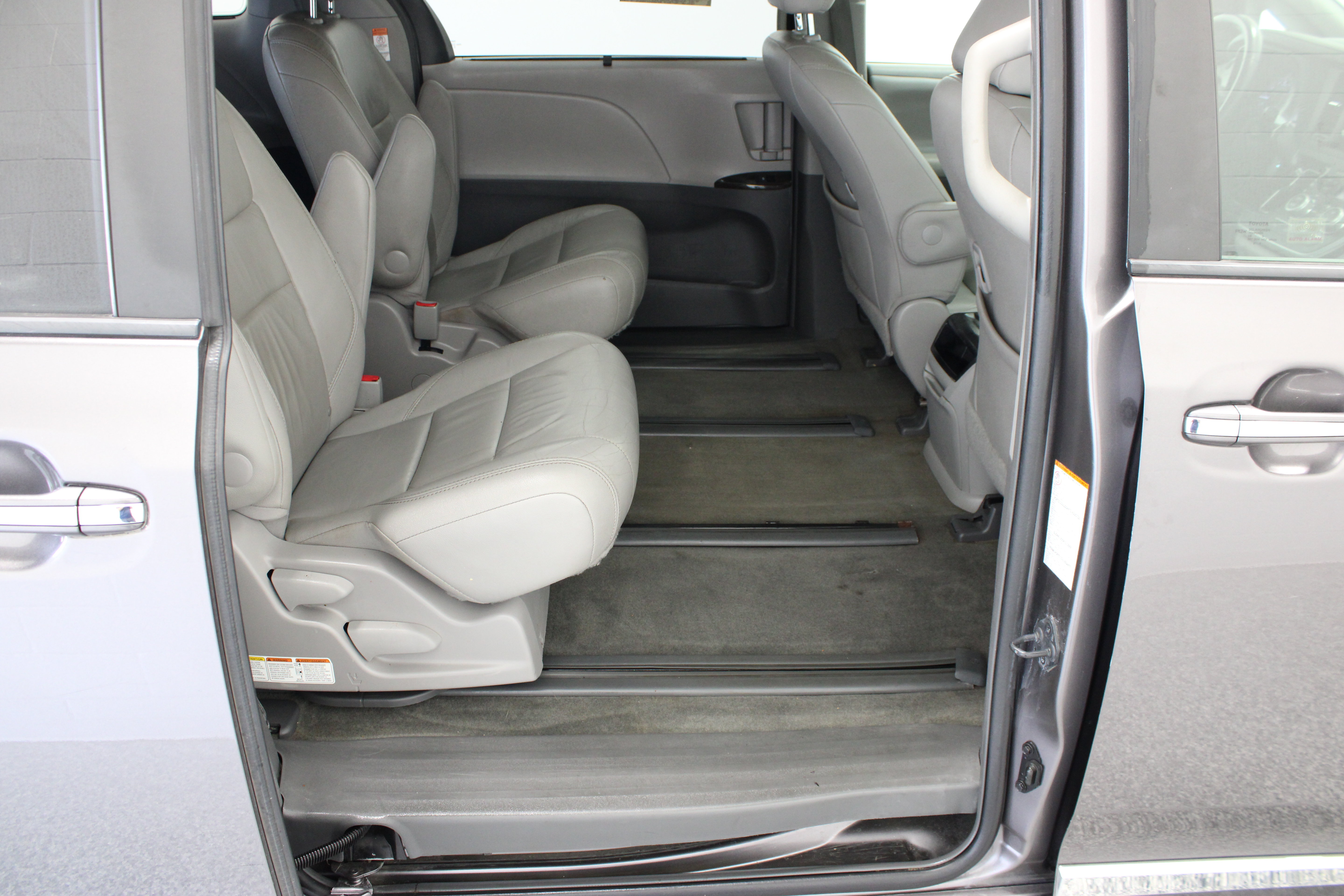 Used 2015 Toyota Sienna XLE AWD/4WD image 35