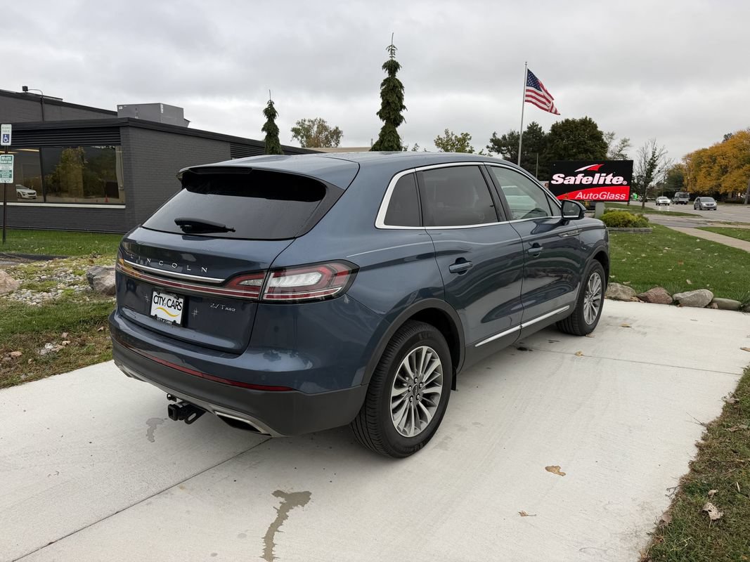 Used 2019 Lincoln Nautilus Select AWD/4WD image 5