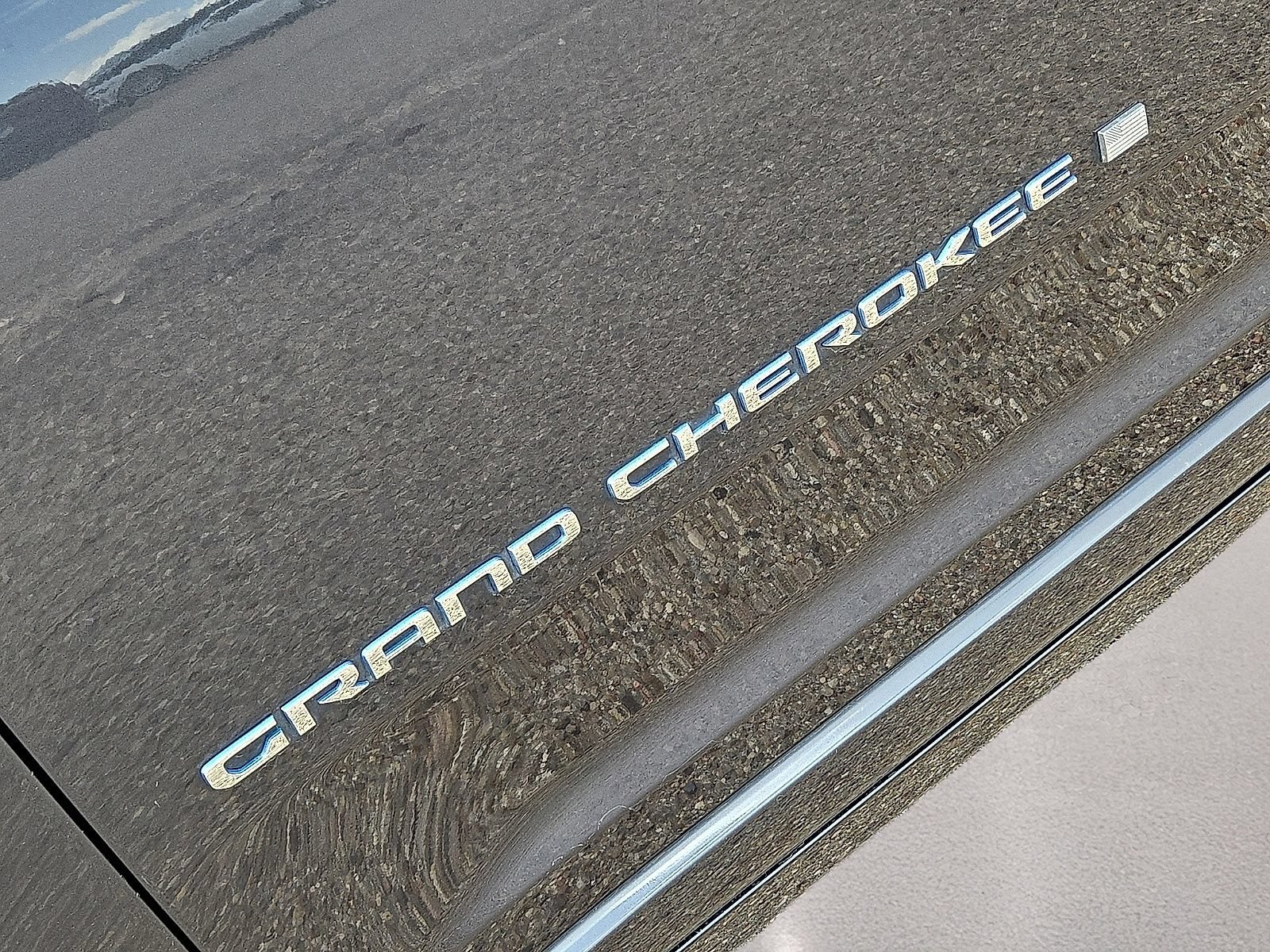 Used 2023 Jeep Grand Cherokee Overland w/ Advanced Protech Group III AWD/4WD image 11