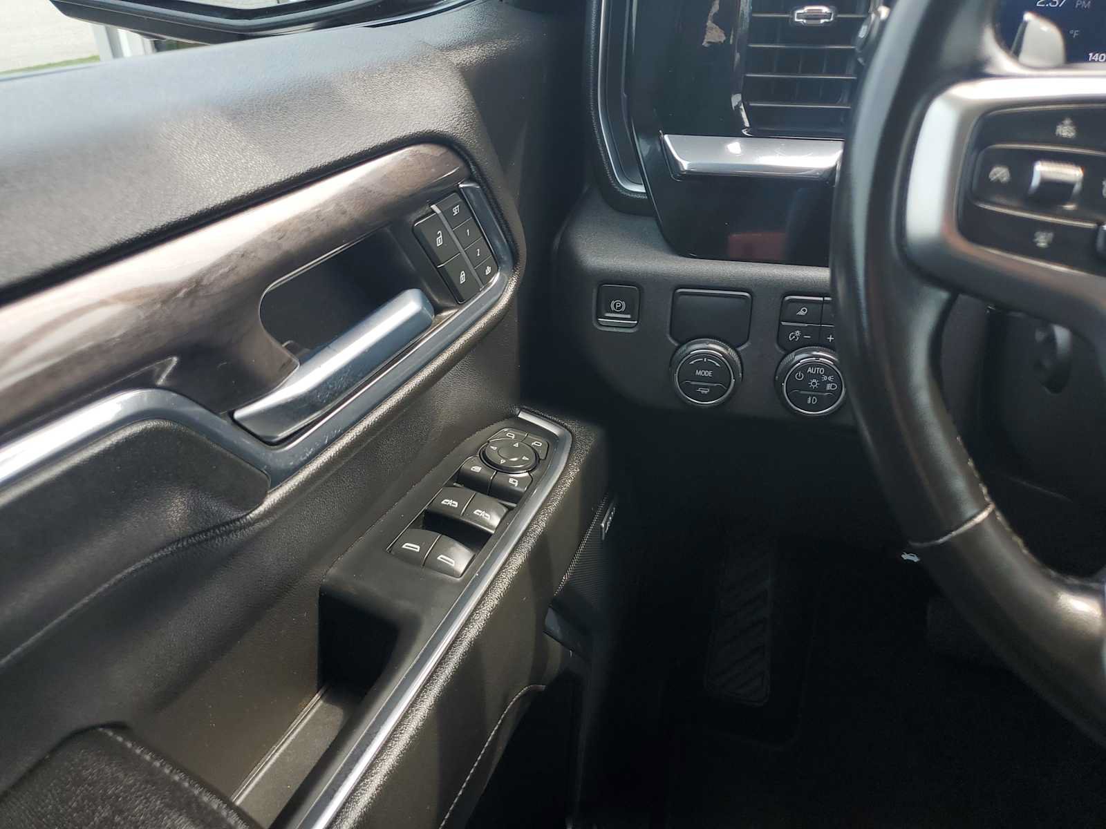 Used 2024 Chevrolet Silverado 1500 LTZ w/ LTZ Convenience Package II RWD image 18