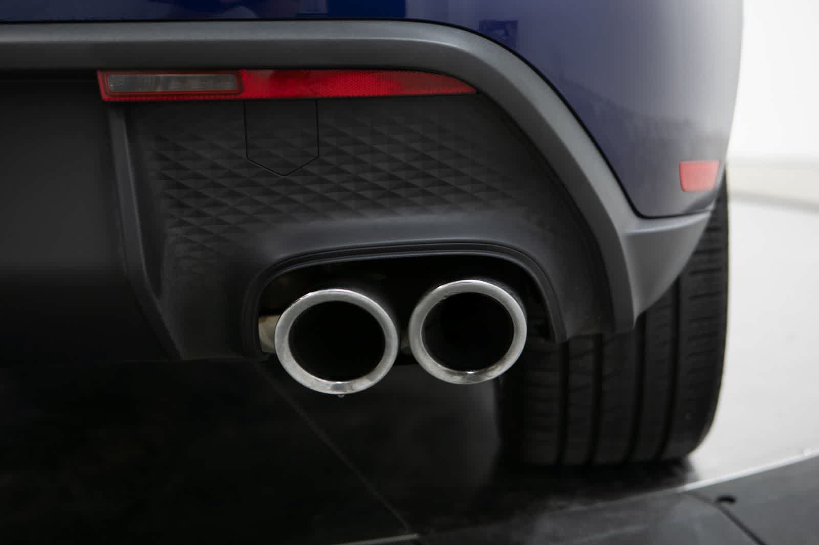 Certified 2024 Porsche Macan AWD/4WD image 38