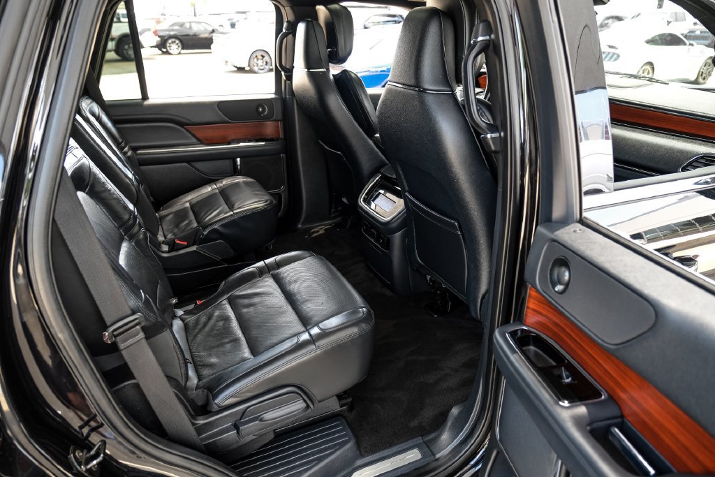 Used 2022 Lincoln Navigator Reserve AWD/4WD image 37
