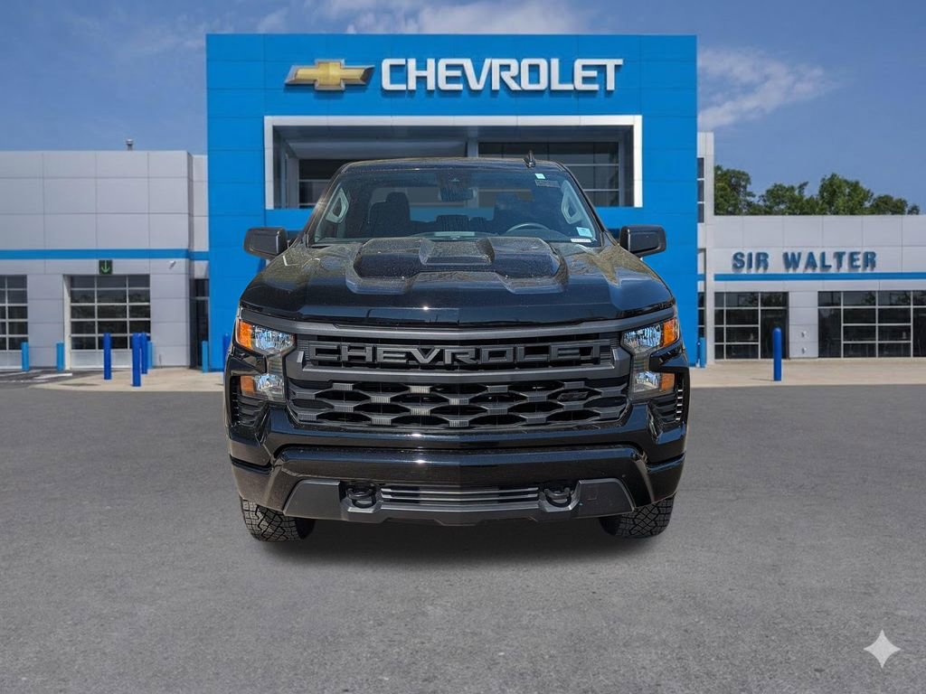 Used 2025 Chevrolet Silverado 1500 Custom Trail Boss w/ Dark Appearance Package image 9