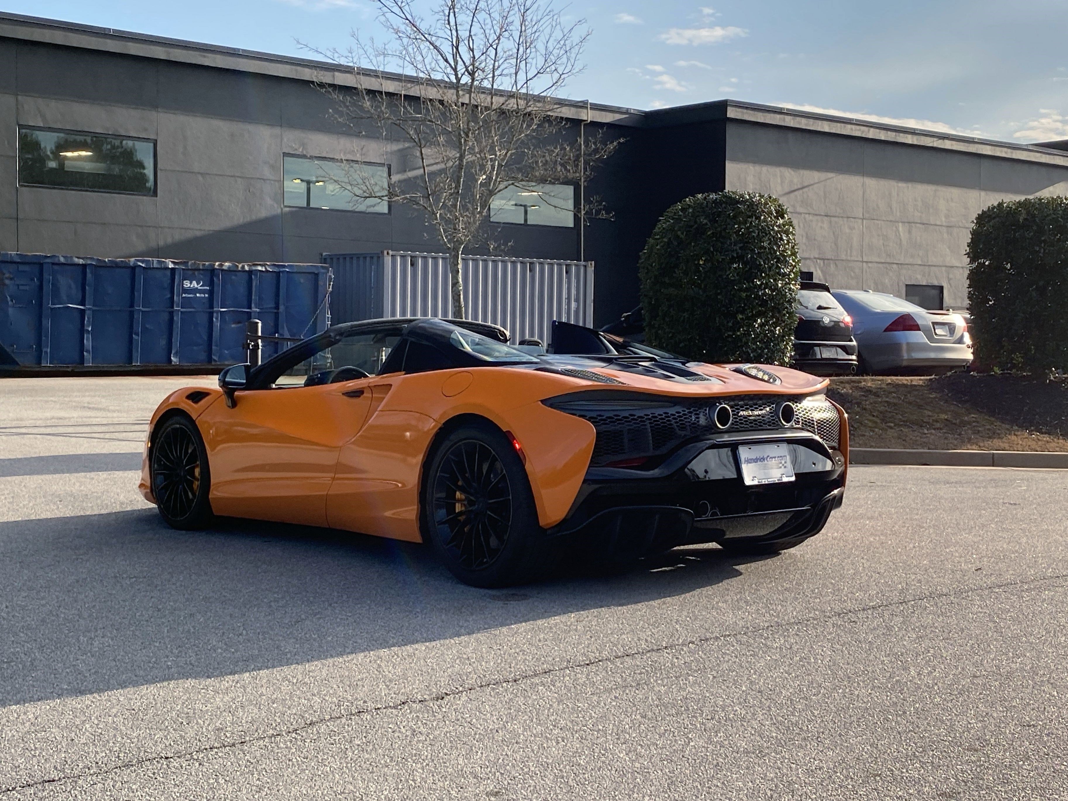 Used 2025 McLaren Artura Spider image 14