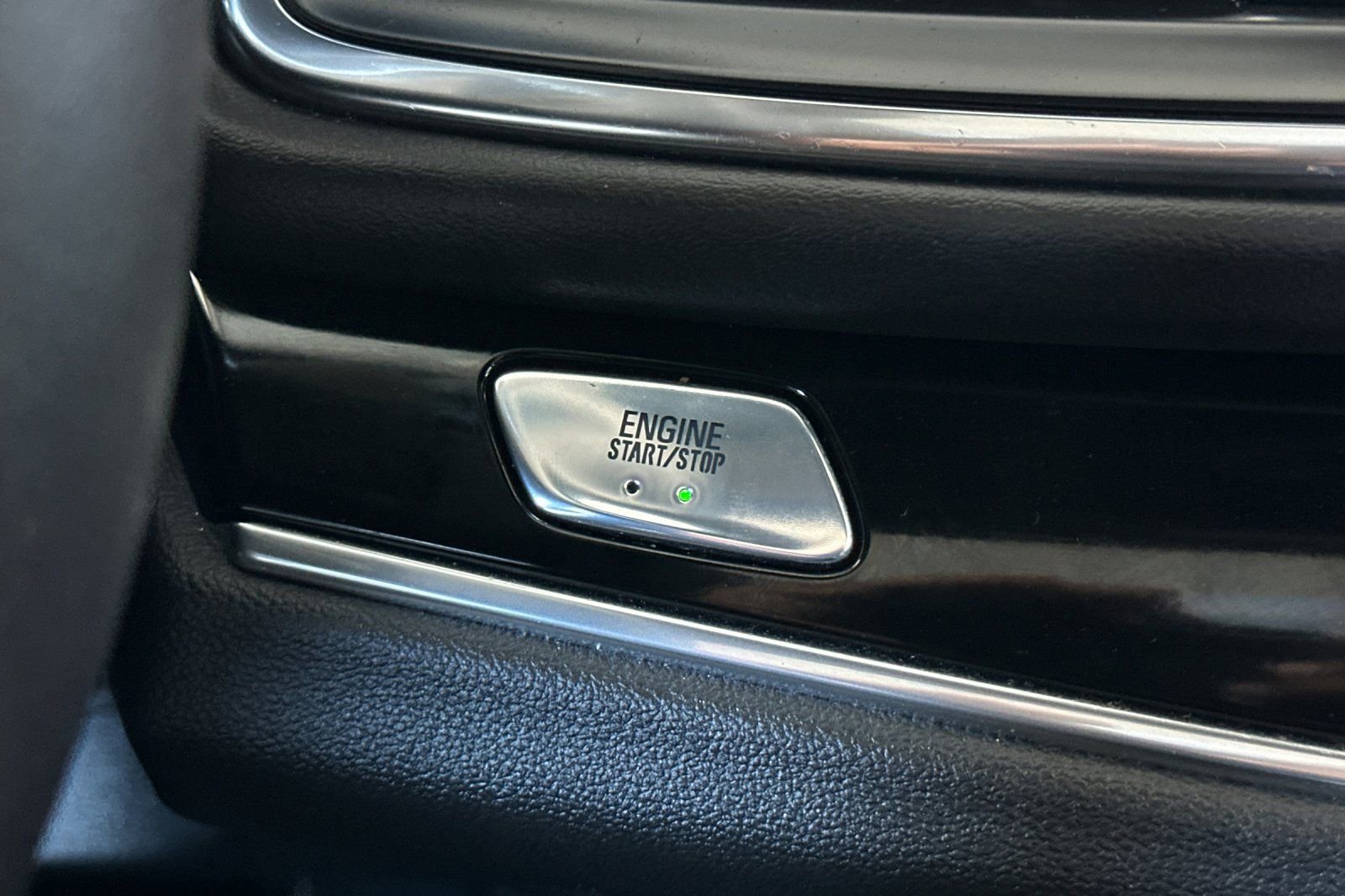 Used 2023 Buick Enclave Avenir w/ Avenir Technology Package image 31