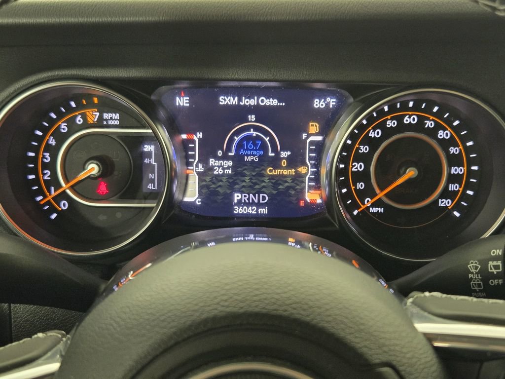 Used 2022 Jeep Wrangler Unlimited Sahara w/ LED Lighting Group AWD/4WD image 16