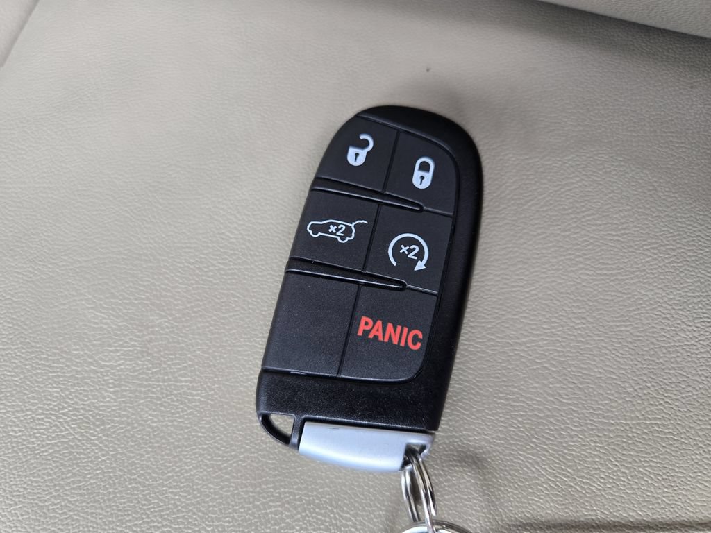 Used 2019 Jeep Grand Cherokee Limited AWD/4WD image 29