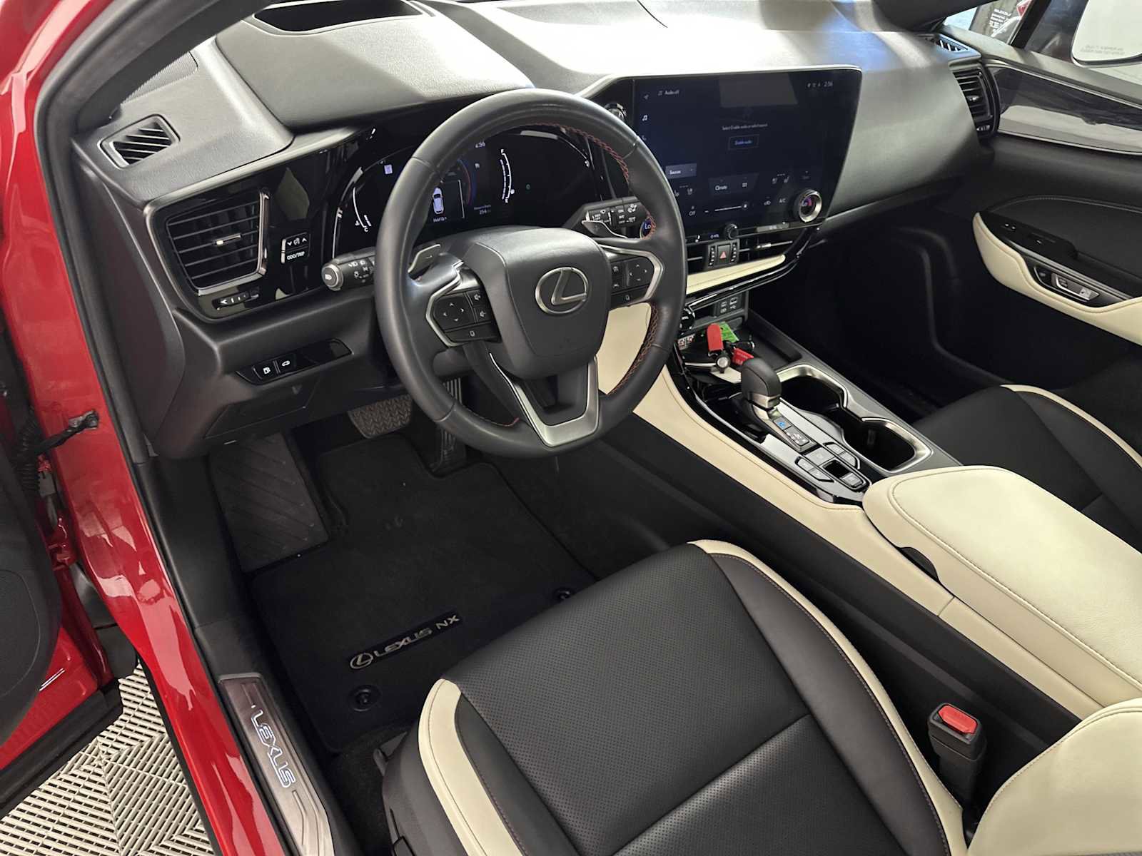 Used 2022 Lexus NX 350 AWD image 10