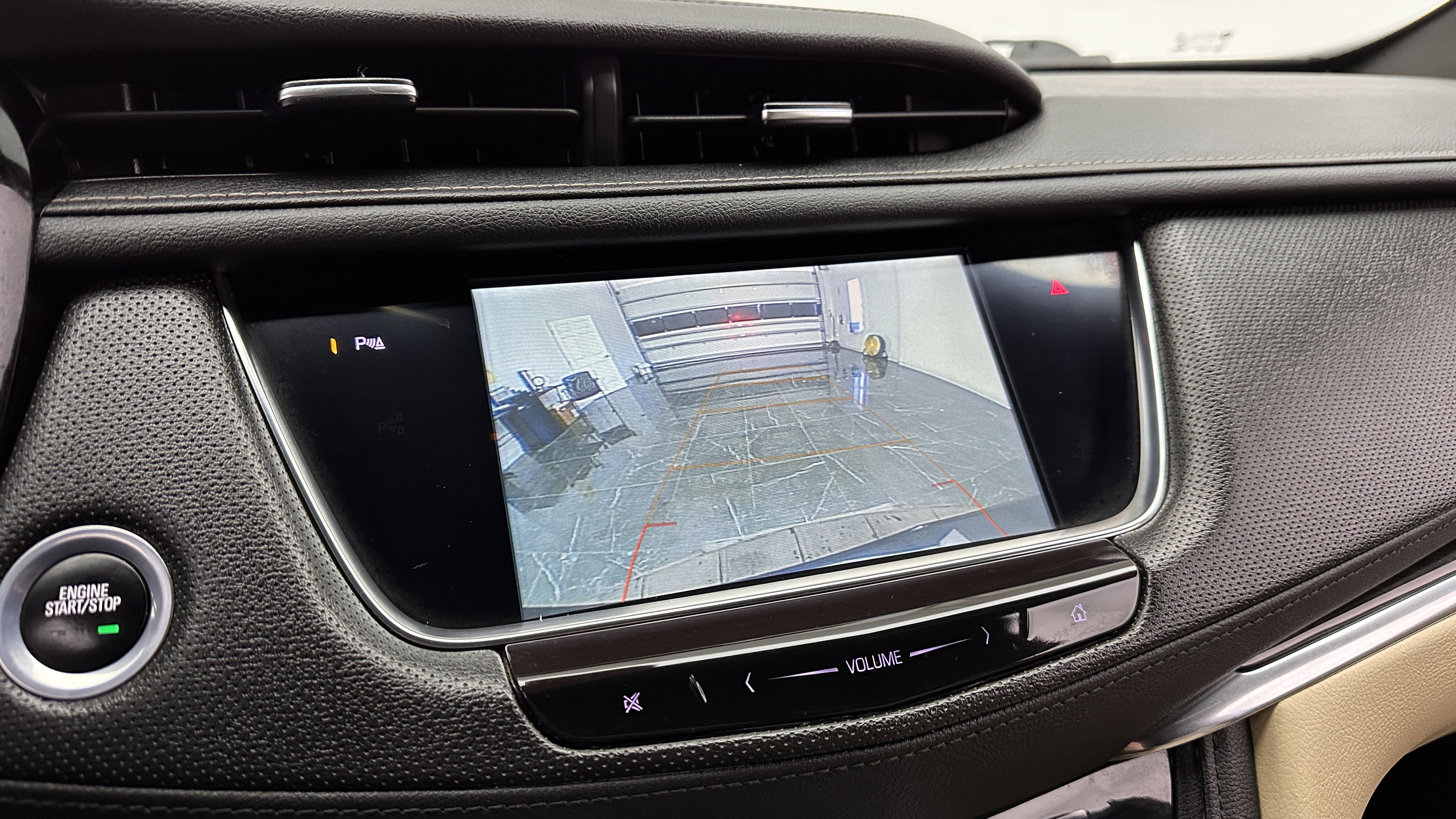 Used 2019 Cadillac XT5 FWD image 21