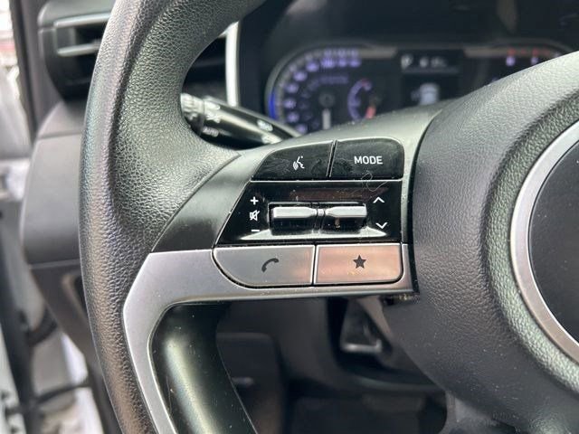 Used 2022 Hyundai Tucson SE image 16
