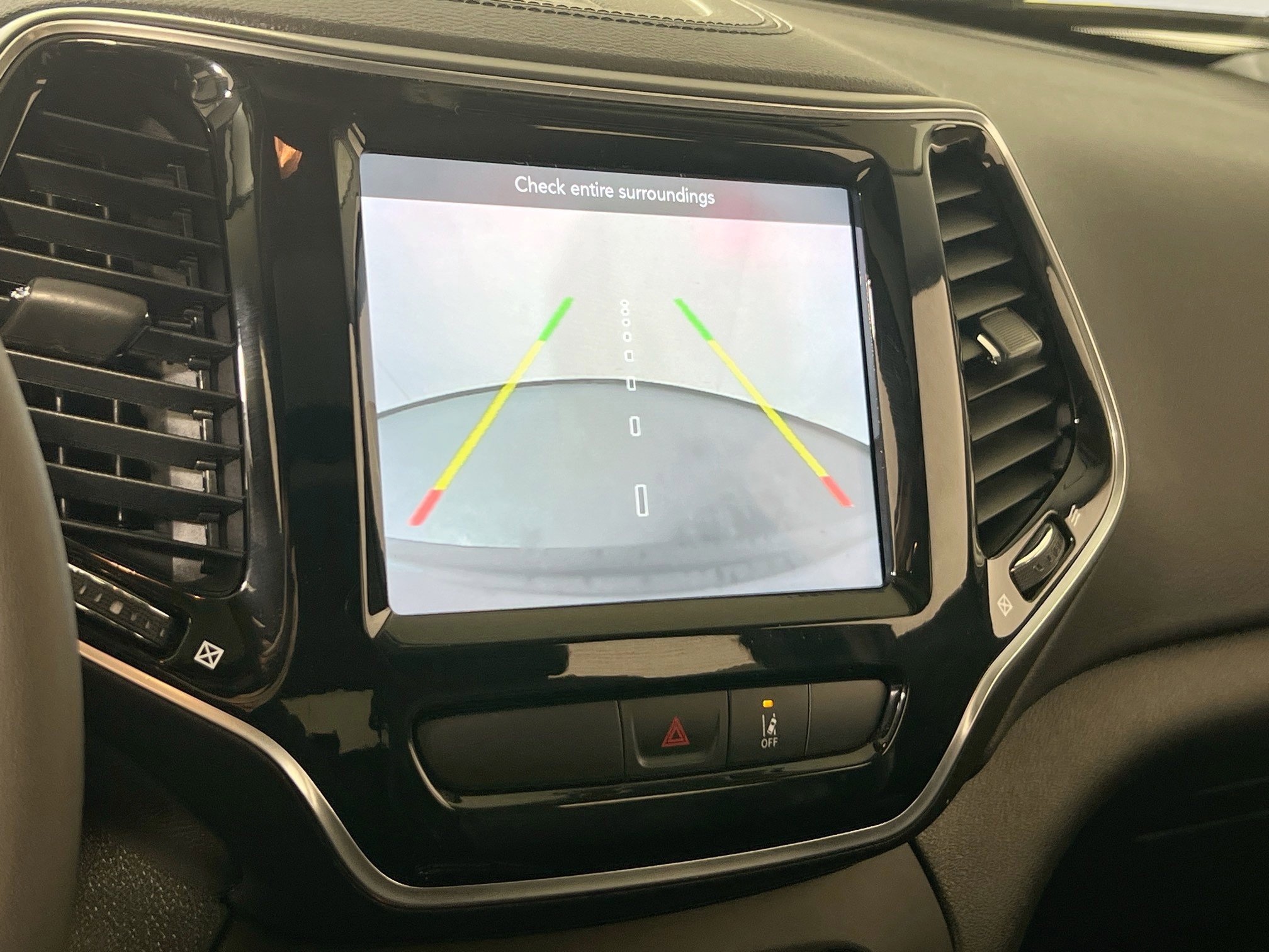 Used 2022 Jeep Cherokee Limited image 13