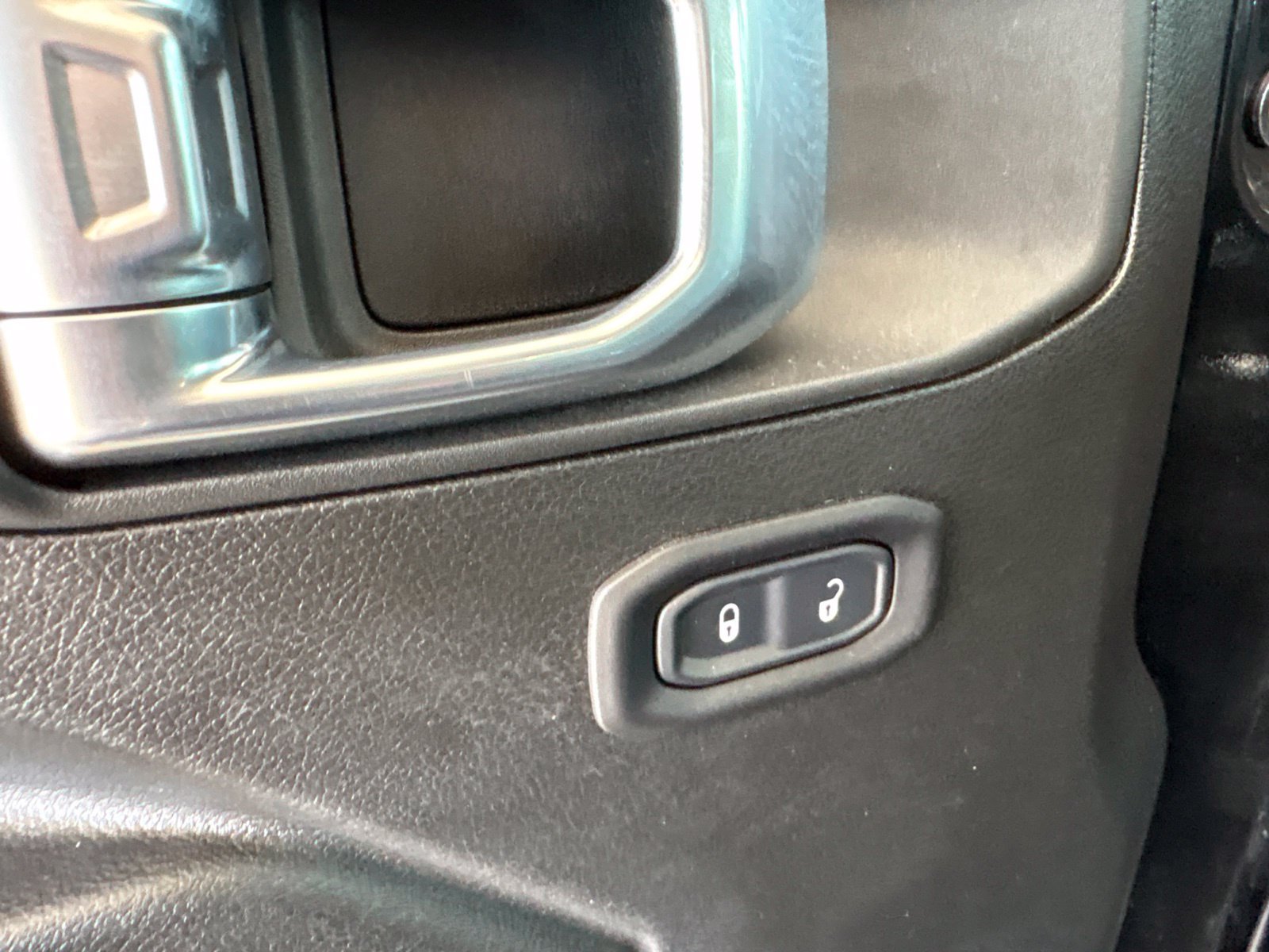 Used 2026 Jeep Wrangler Sport AWD/4WD image 11