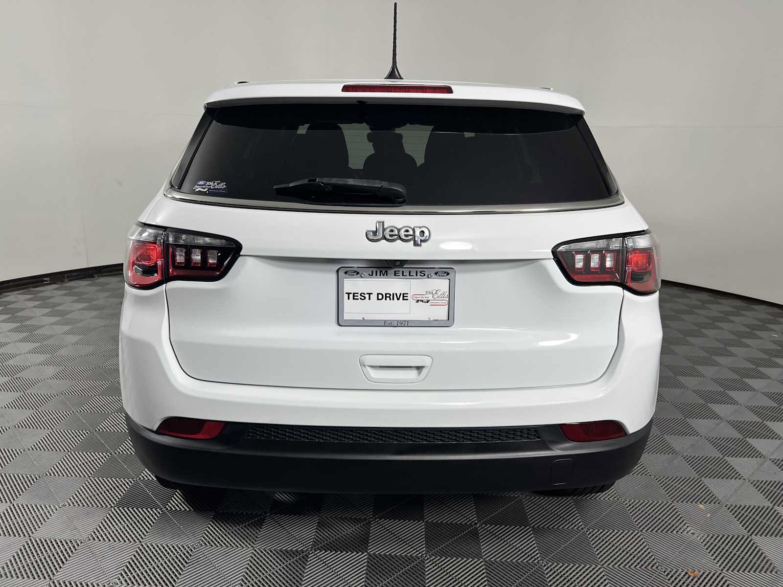 Used 2023 Jeep Compass Sport AWD/4WD image 10