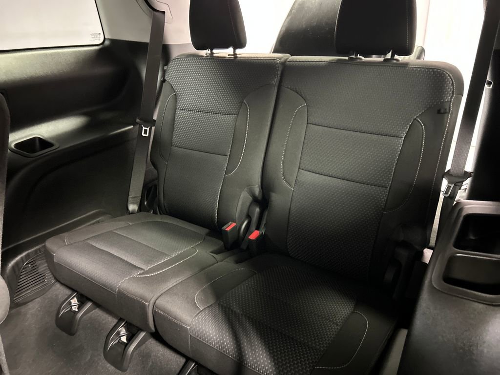 Used 2023 GMC Acadia SLE w/ Driver Convenience Package image 24