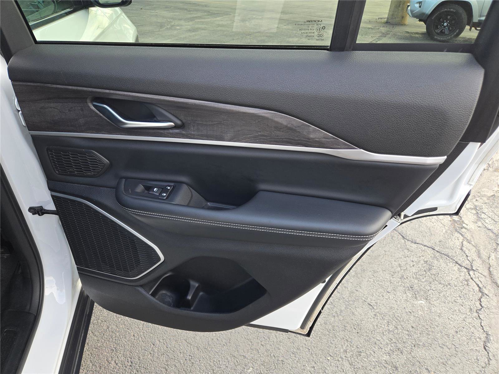 Certified 2022 Jeep Grand Cherokee Limited image 9