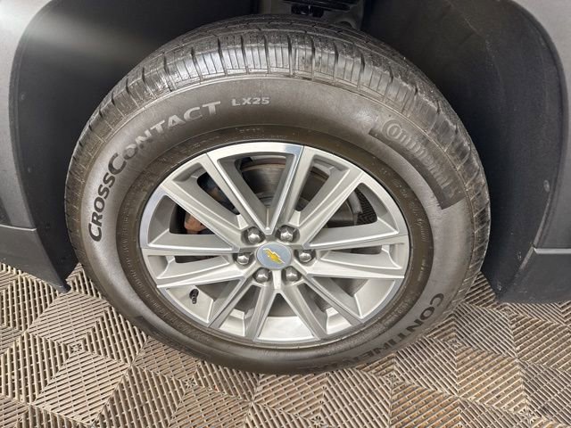 Used 2023 Chevrolet Traverse LT image 30