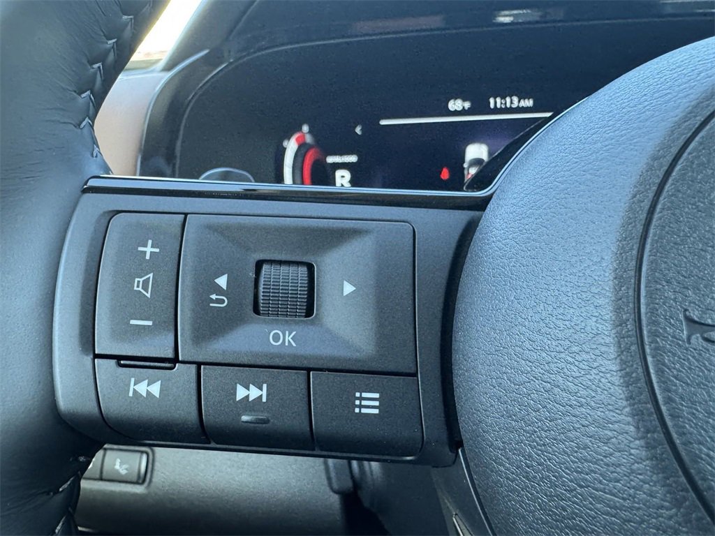 New 2025 Nissan Pathfinder Platinum w/ Black Appearance Package image 31