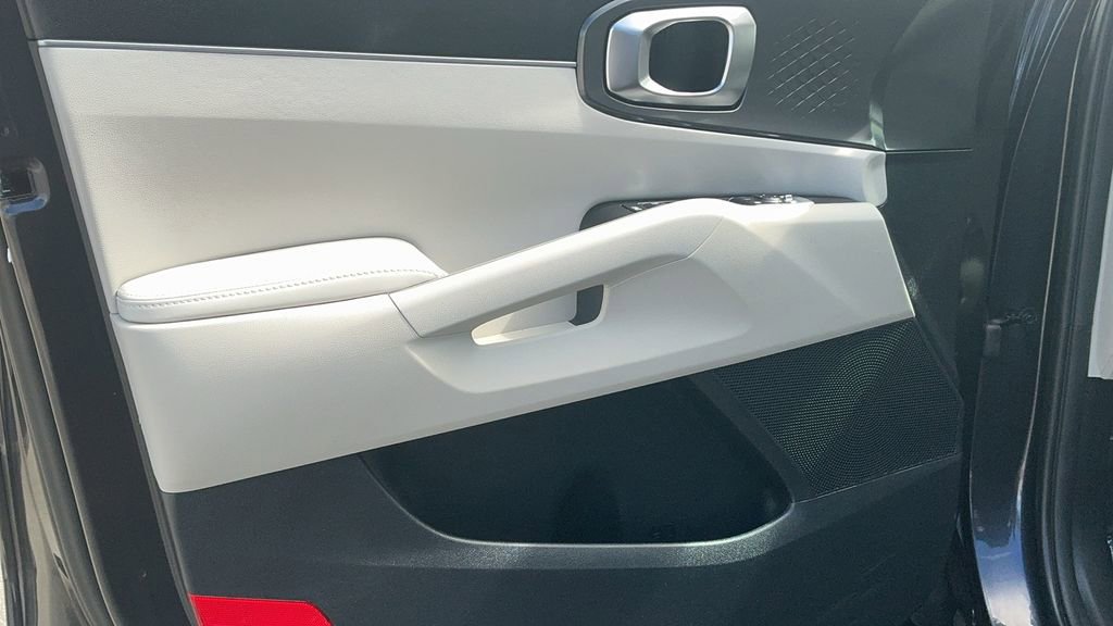 Used 2025 Kia Sorento S w/ Panoramic Sunroof Package image 10