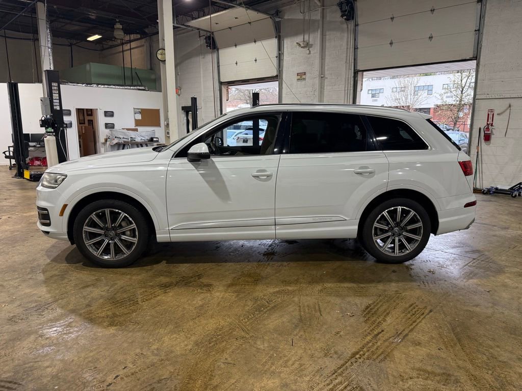 Used 2017 Audi Q7 3.0T Premium image 3